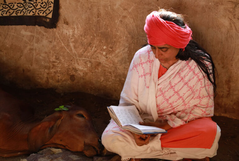 Path and kirtan in sacred remembrance