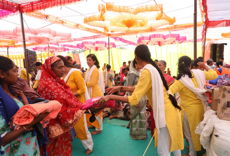 Community meal seva